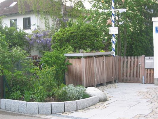 Tonnenbos Holzlatten senkrecht