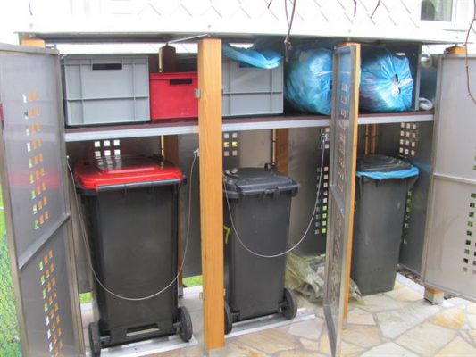 Tonnenhaus für 3 Mülltonnen